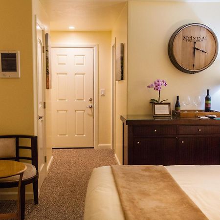 The Vendange Carmel Inn & Suites Ngoại thất bức ảnh