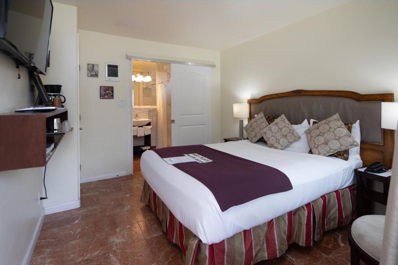 The Vendange Carmel Inn & Suites Ngoại thất bức ảnh
