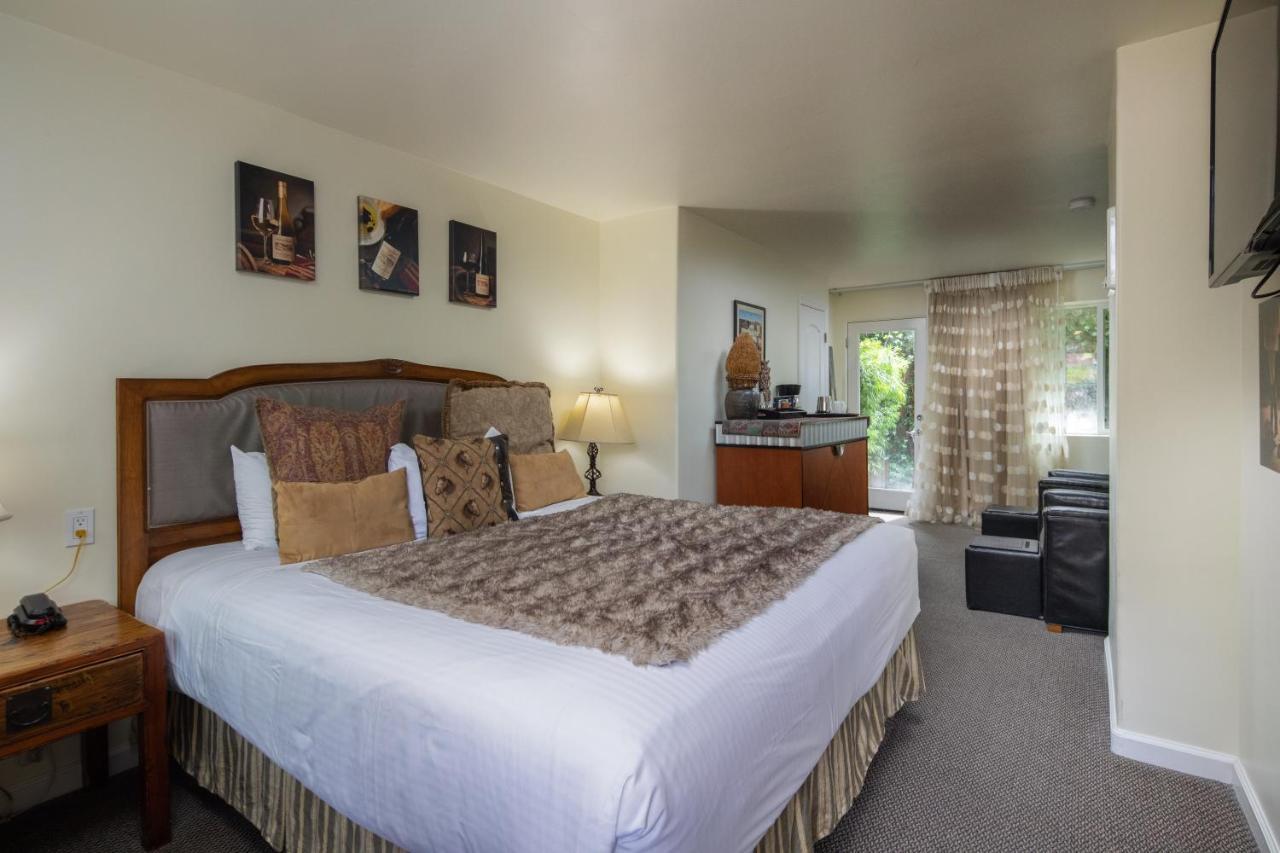 The Vendange Carmel Inn & Suites Ngoại thất bức ảnh