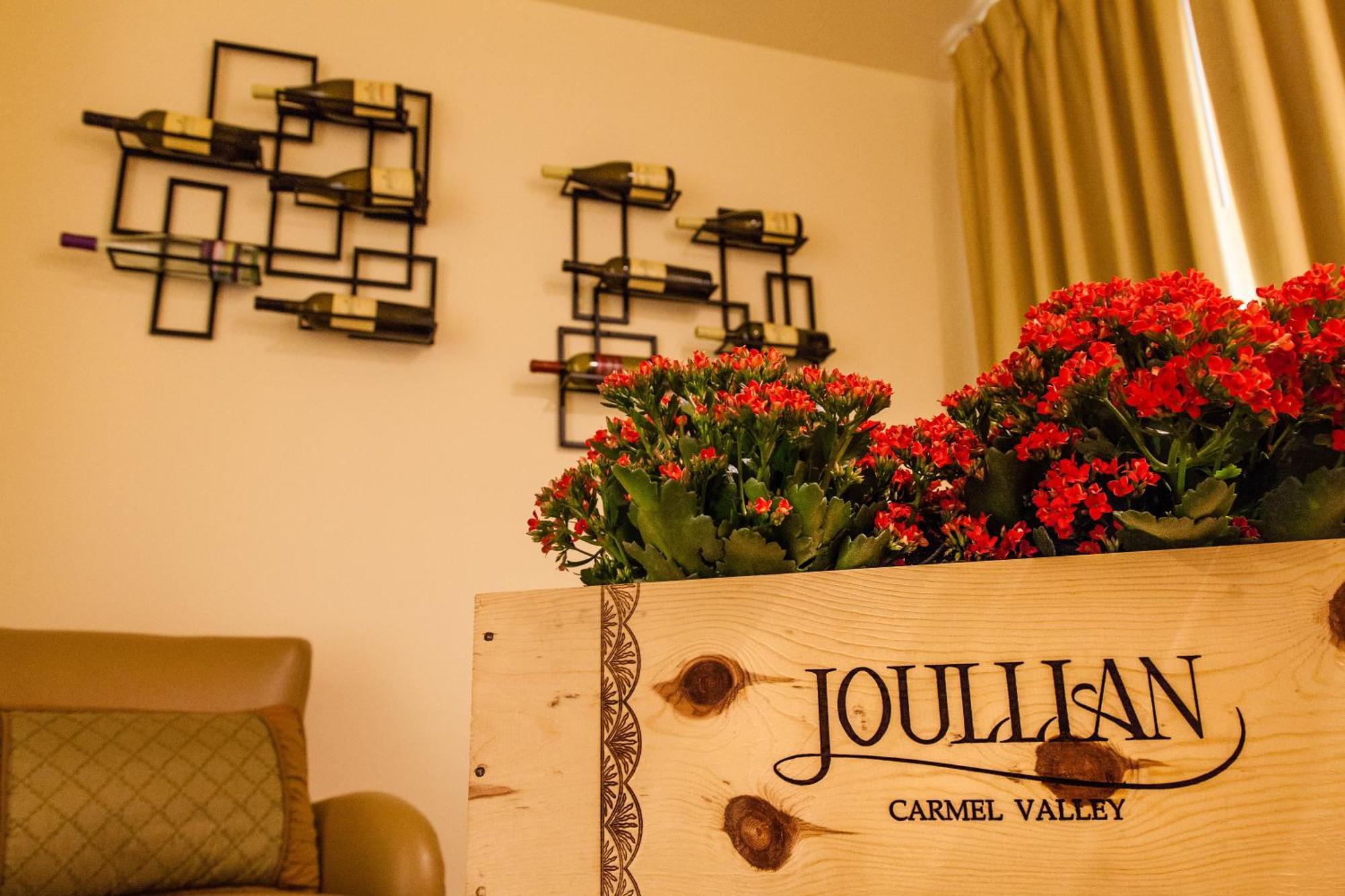 The Vendange Carmel Inn & Suites Ngoại thất bức ảnh
