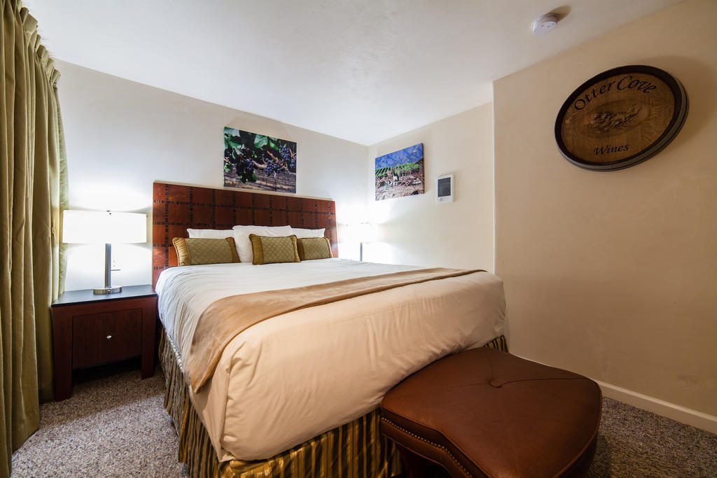 The Vendange Carmel Inn & Suites Phòng bức ảnh