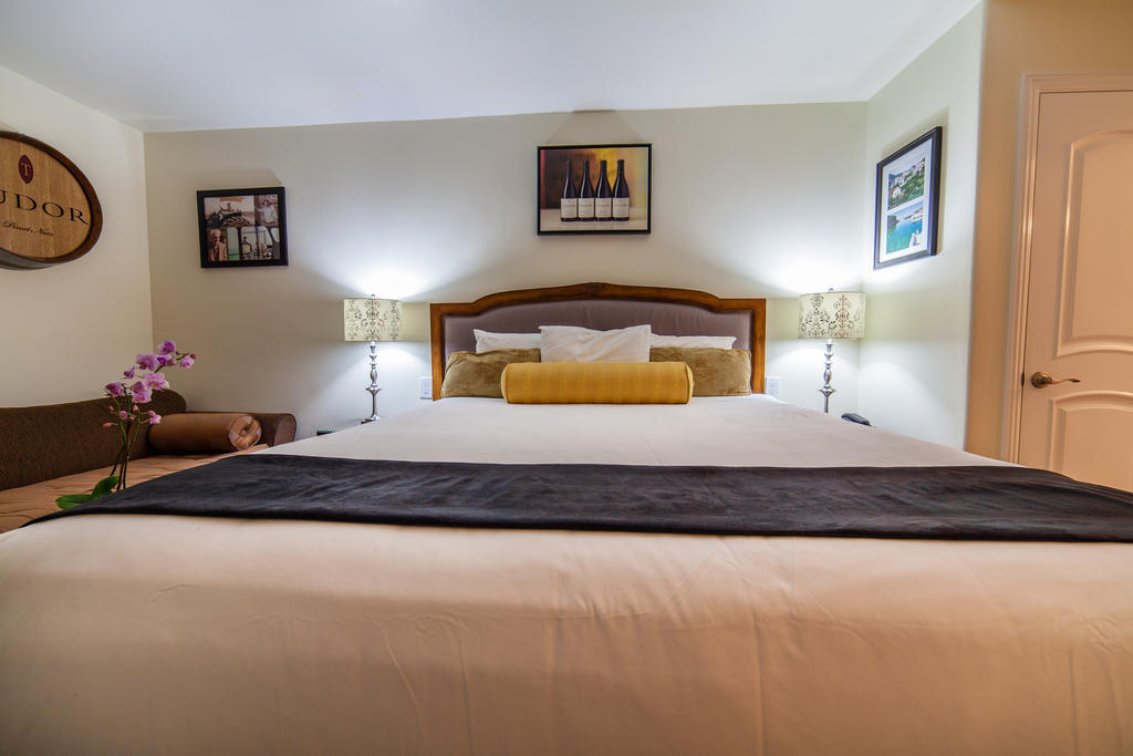 The Vendange Carmel Inn & Suites Phòng bức ảnh
