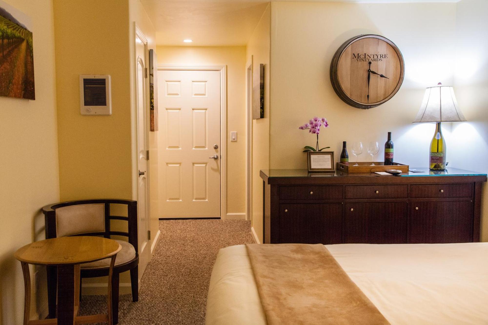 The Vendange Carmel Inn & Suites Ngoại thất bức ảnh