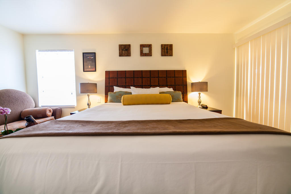 The Vendange Carmel Inn & Suites Phòng bức ảnh