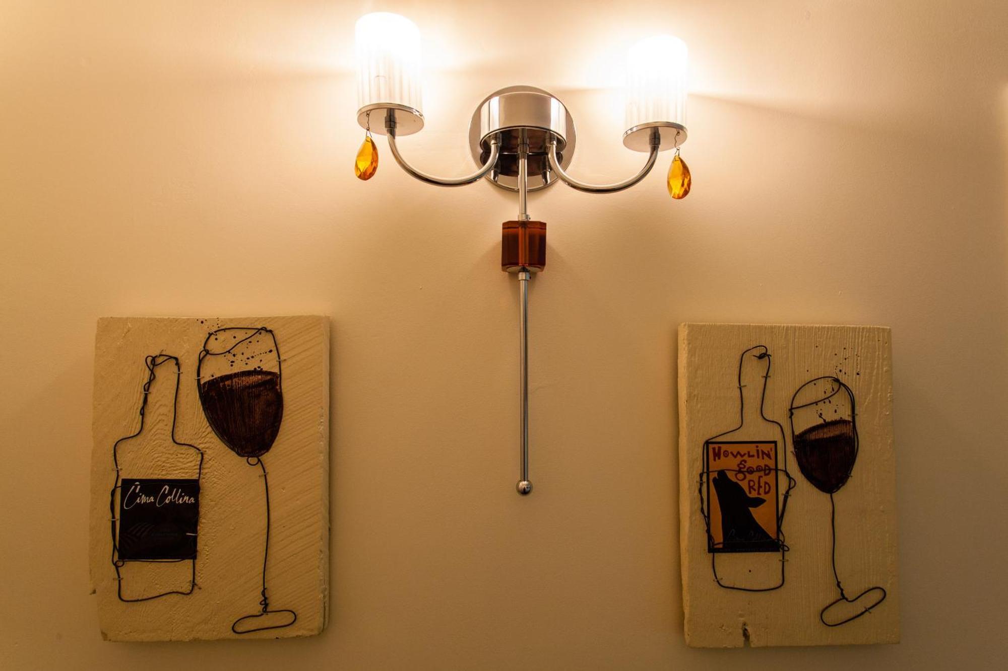 The Vendange Carmel Inn & Suites Ngoại thất bức ảnh
