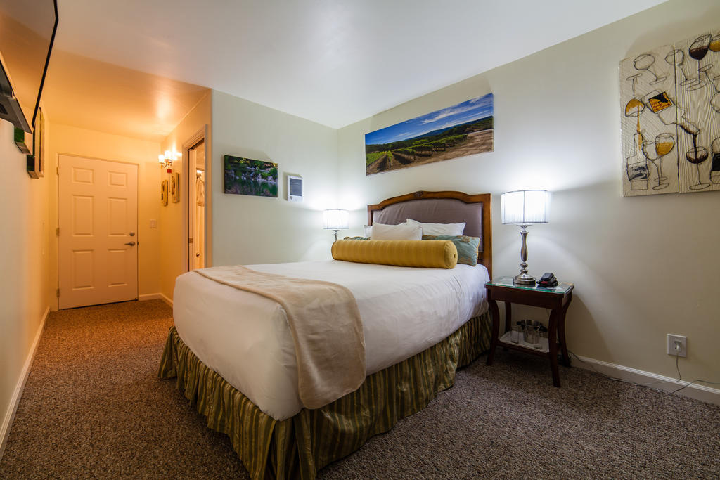 The Vendange Carmel Inn & Suites Phòng bức ảnh