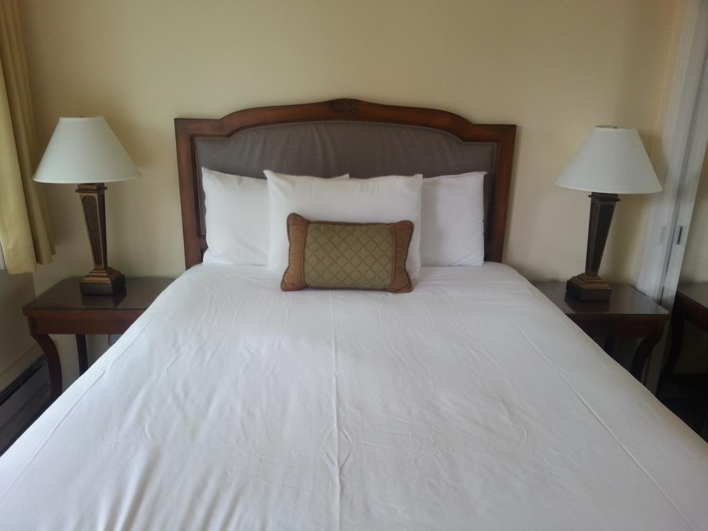 The Vendange Carmel Inn & Suites Phòng bức ảnh