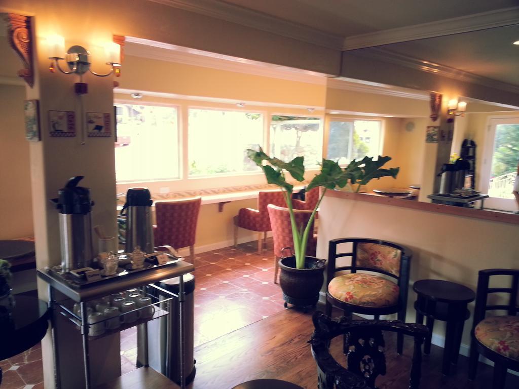 The Vendange Carmel Inn & Suites Ngoại thất bức ảnh