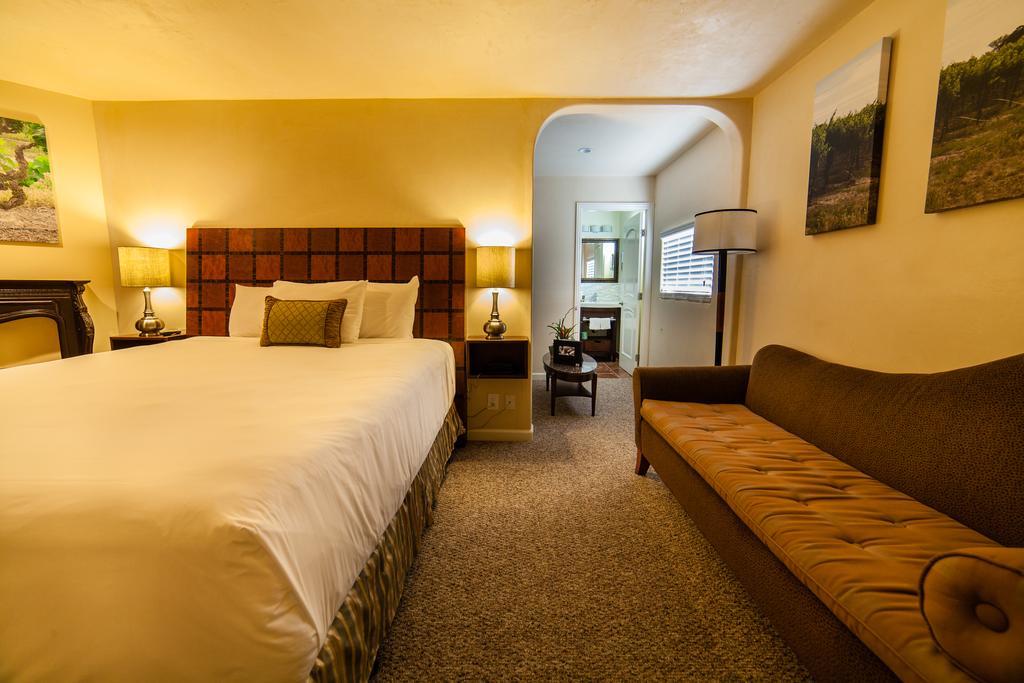 The Vendange Carmel Inn & Suites Phòng bức ảnh