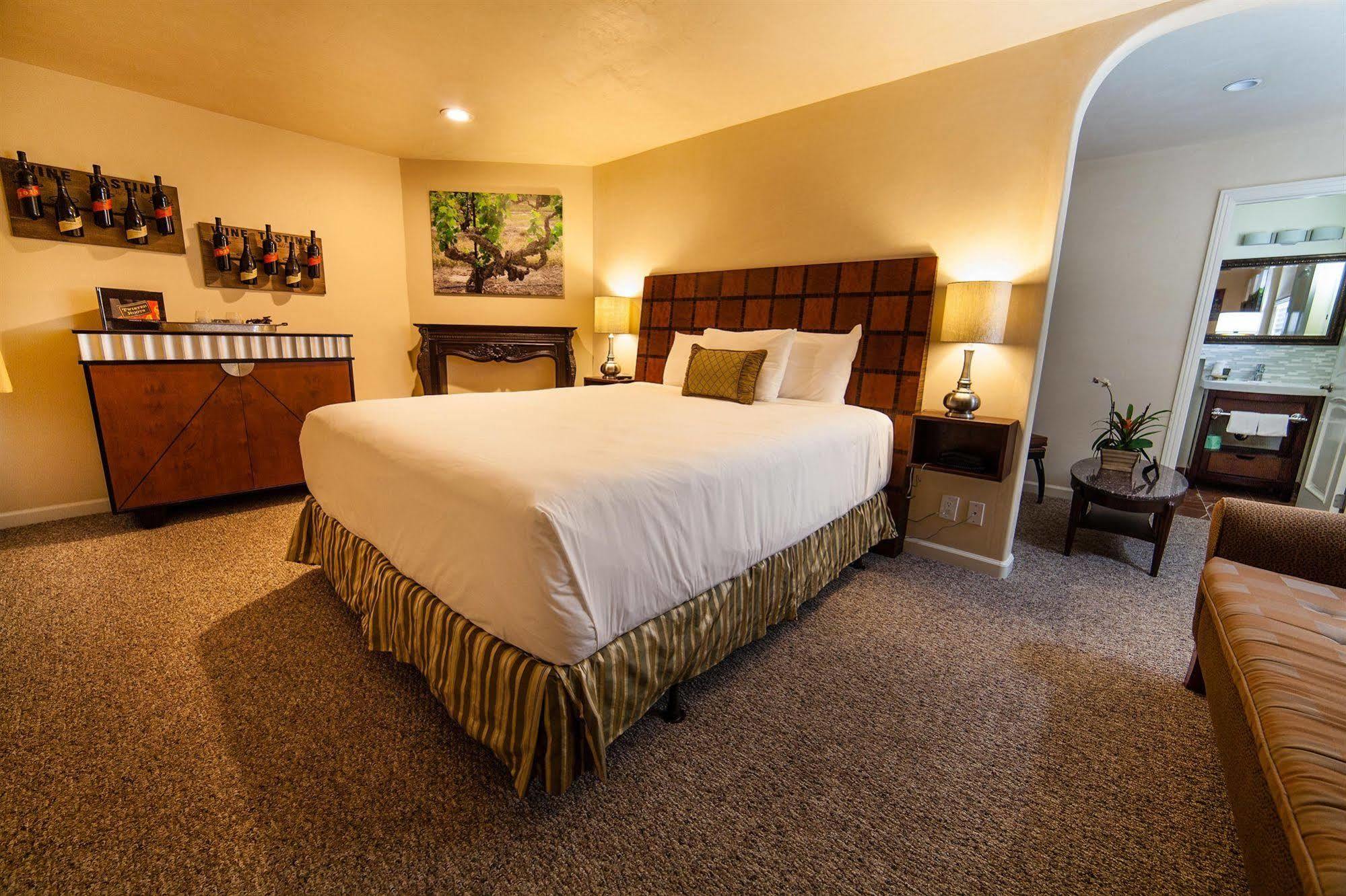 The Vendange Carmel Inn & Suites Ngoại thất bức ảnh